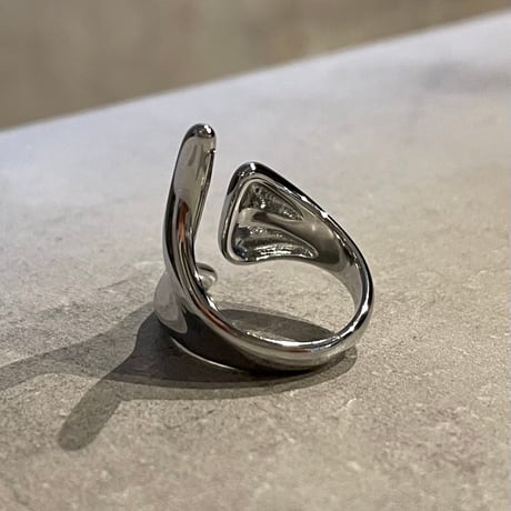 2506RG0653 / Irregular asymmetry design ring（Silver）