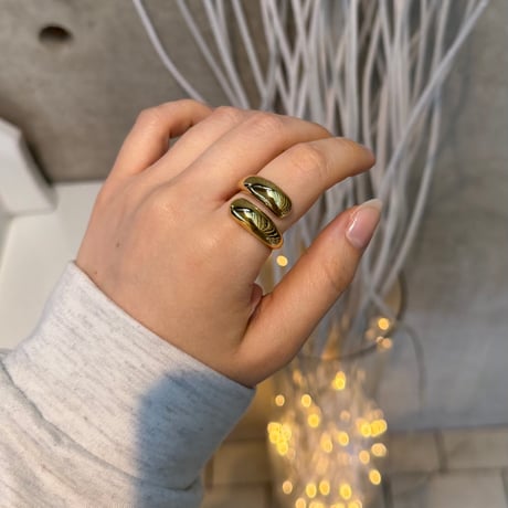 2604RG0779 / Twist drop ring（Gold）