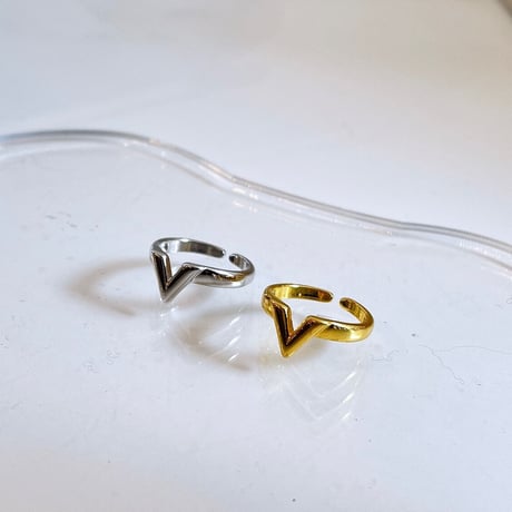 2406RG0476 / V letter mini ring（Gold)