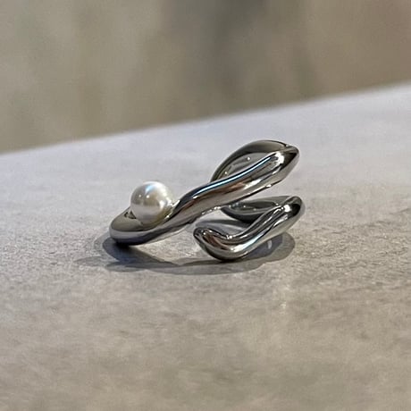 2506RG0643 / Asymmetry line pearl ring（Silver）