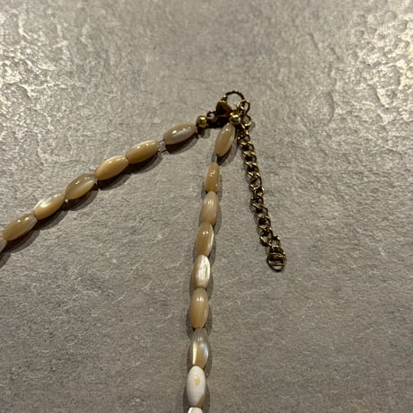 2503NC0326／ oval shell necklace（beige）