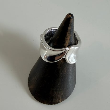 2604RG0774 / Connect wave design ring（Silver）