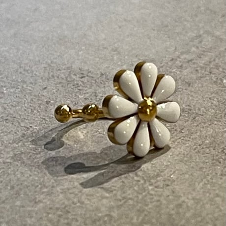 2507EC028 / Mini Daisy motif Earcuff（Gold）