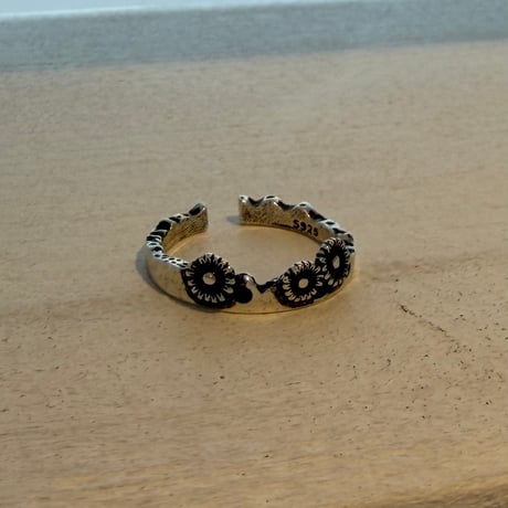 2605RG0789 / Antique flower design ring（Silver）