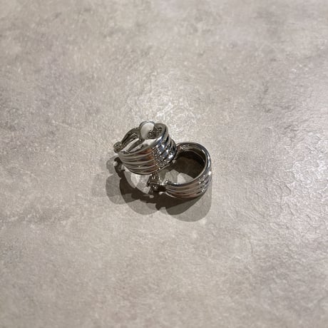 23SSER001  /  Metal Layer line Hoop Clip Earrings（Silver）