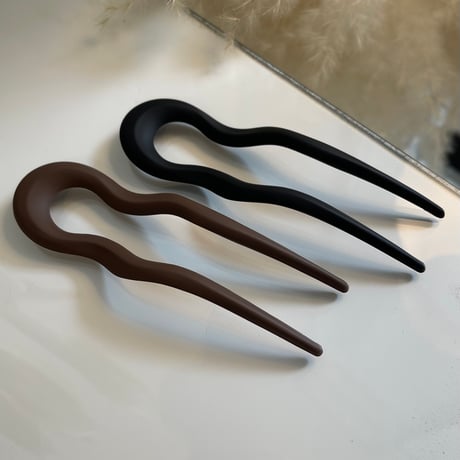 2403HA0074 / Simple wave color hairpin（Brown）