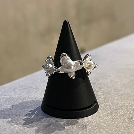 2602RG0738 / Flower triple pearl Ring（Silver）