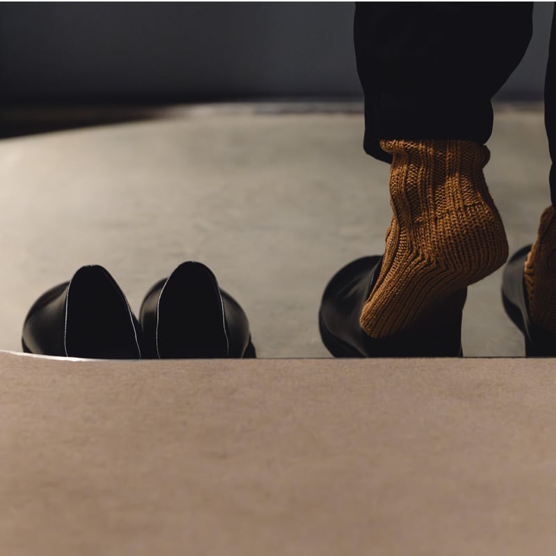 Charles［Black］ | HEP SHOP ONLINE