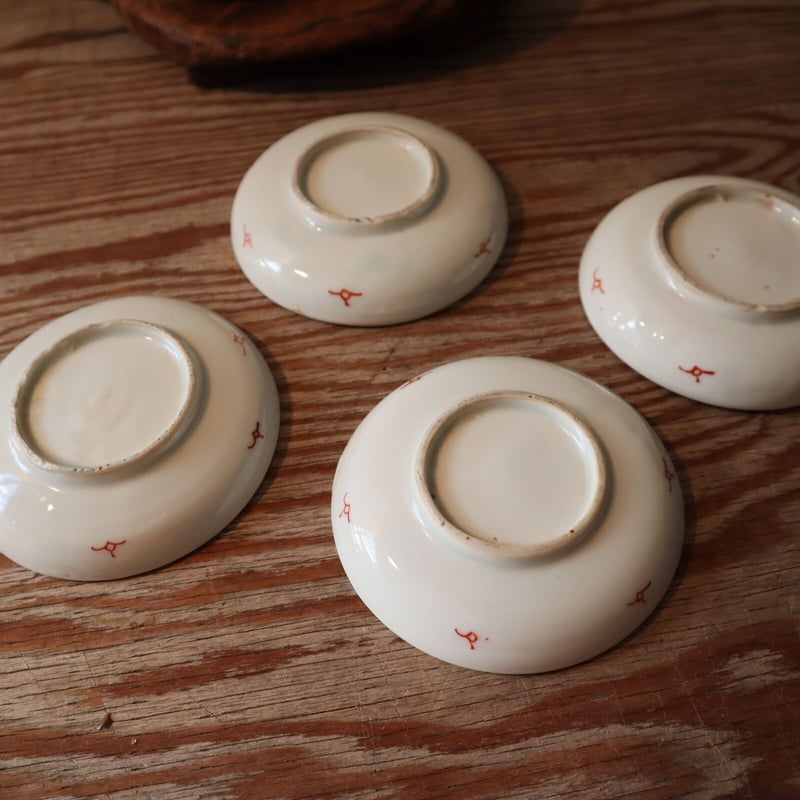 A004【小皿】金彩赤絵付け 2種7点 | うつわ屋 KOJI A004【小皿】金彩赤絵付け 2種7点 | うつわ屋 KOJI