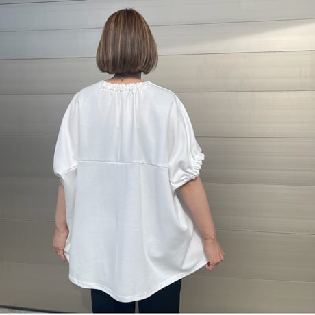 gather tops・white