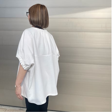 gather tops・white