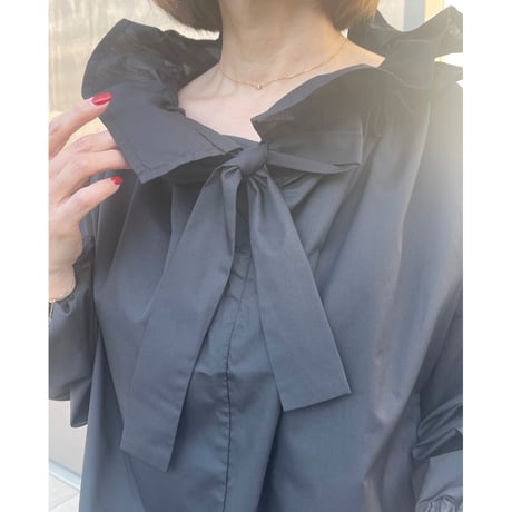 gather frill blouse