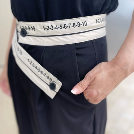 number pants・black