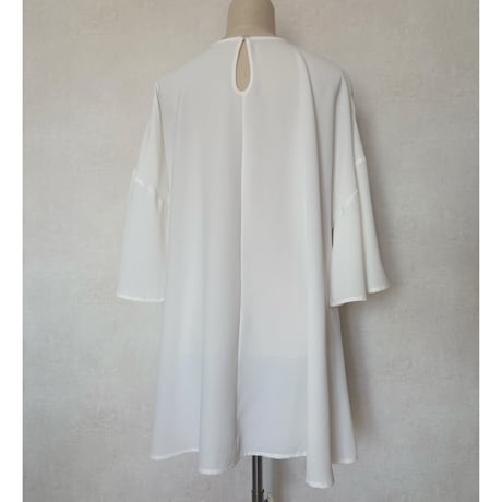 drape tops・white