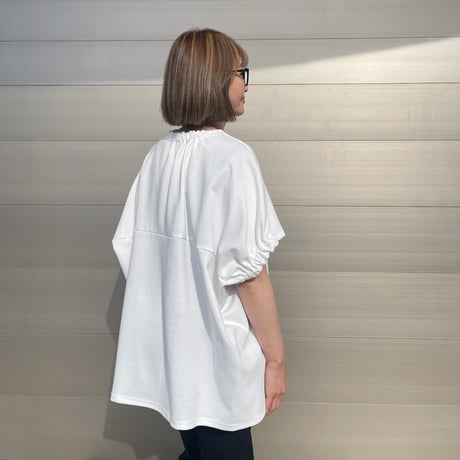 gather tops・white