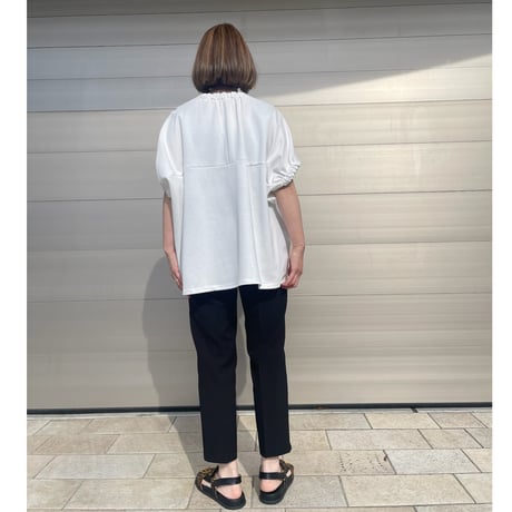 gather tops・white