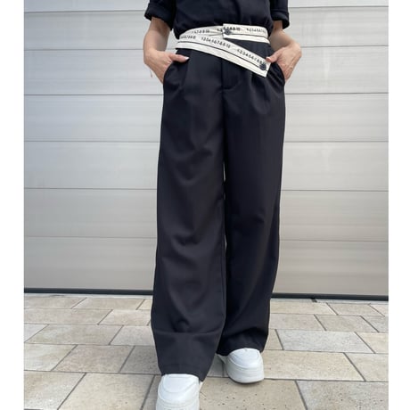 number pants・black