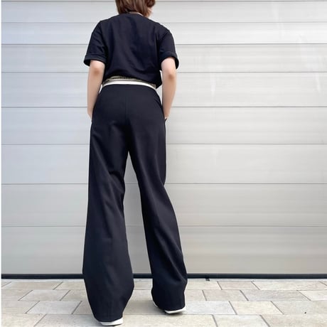 number pants・black
