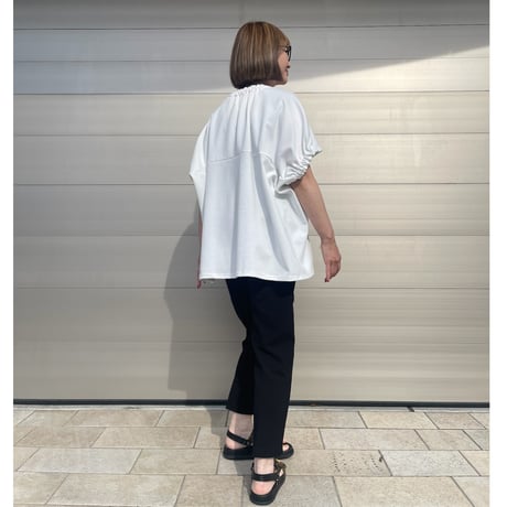 gather tops・white