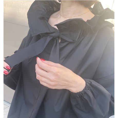 gather frill blouse