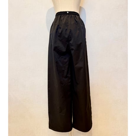 west roll pants・black