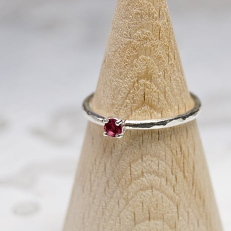 ロードライトガーネット ラウンド3mm シルバープレーンリング 1.5mm幅 槌目｜RHODOLITE GARNET RD3mm PLANE RING 1.5 sv hammer finish｜290