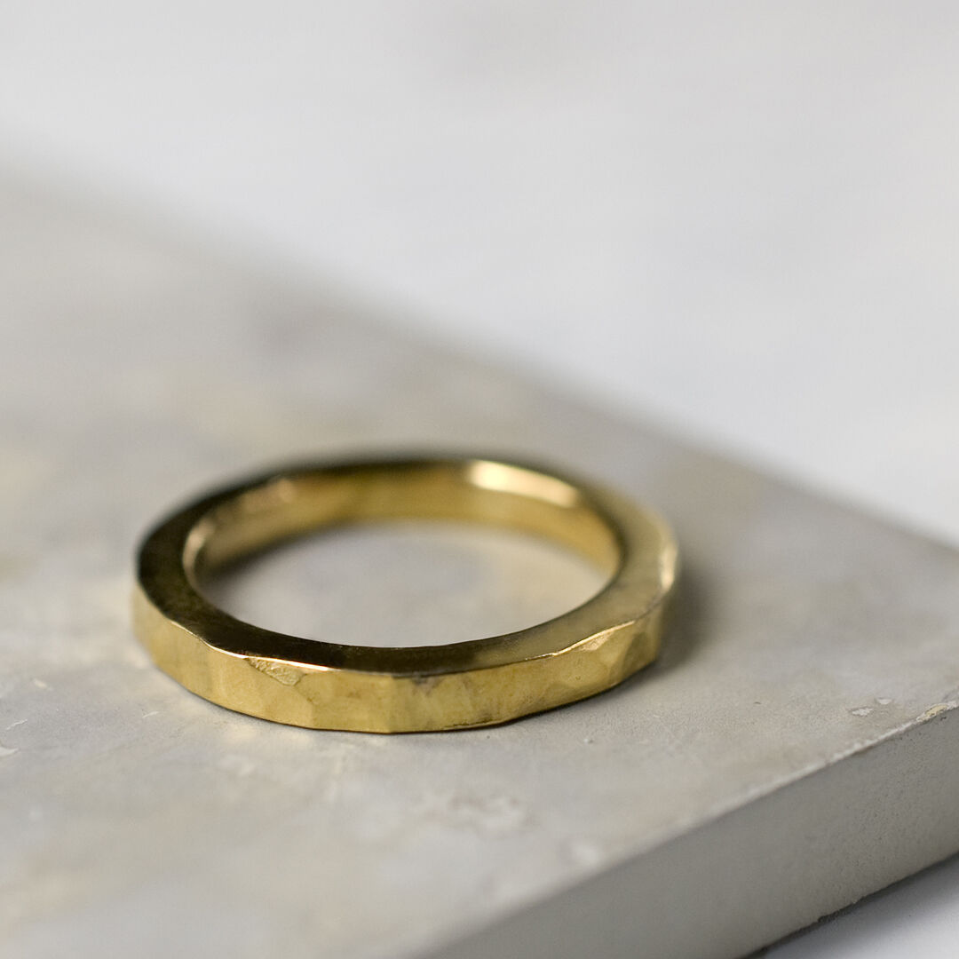 999ゴールド フラットリングmercar！です K24GPゴールドシックフラットリング 2.5mm幅 槌目 3号～27号｜WKH