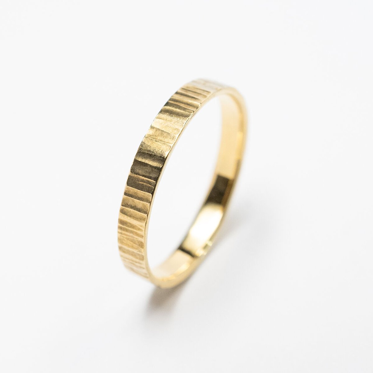 999ゴールド フラットリングmercar！です K24GPゴールドフラットリング 3.0mm幅 縦槌目 3号～27号｜WKH K24GP FL