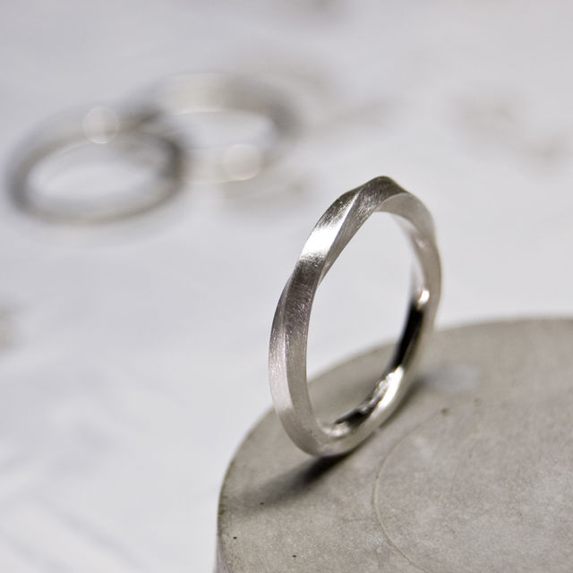 シルバースクエアツイストリング 2.0mm幅 マット 3号～27号｜WKH