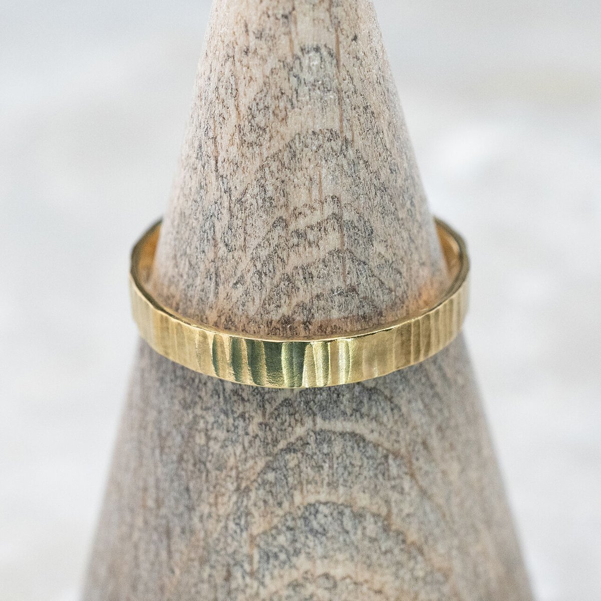 K24GPゴールドフラットリング 3.0mm幅 縦槌目 3号～27号｜WKH K24GP FL