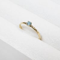 ブルージルコン ラウンド3mm K18GPゴールドプレーンリング 1.5mm幅 槌目 sv｜FA-1075