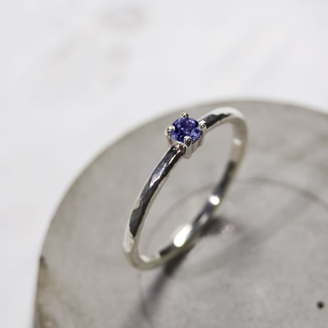 アイオライト ラウンド3mm シルバープレーンリング 1.5mm幅 槌目｜W.K.W. IOLITE RD3mm PLANE RING 1.5 sv hammer finish｜FA-292