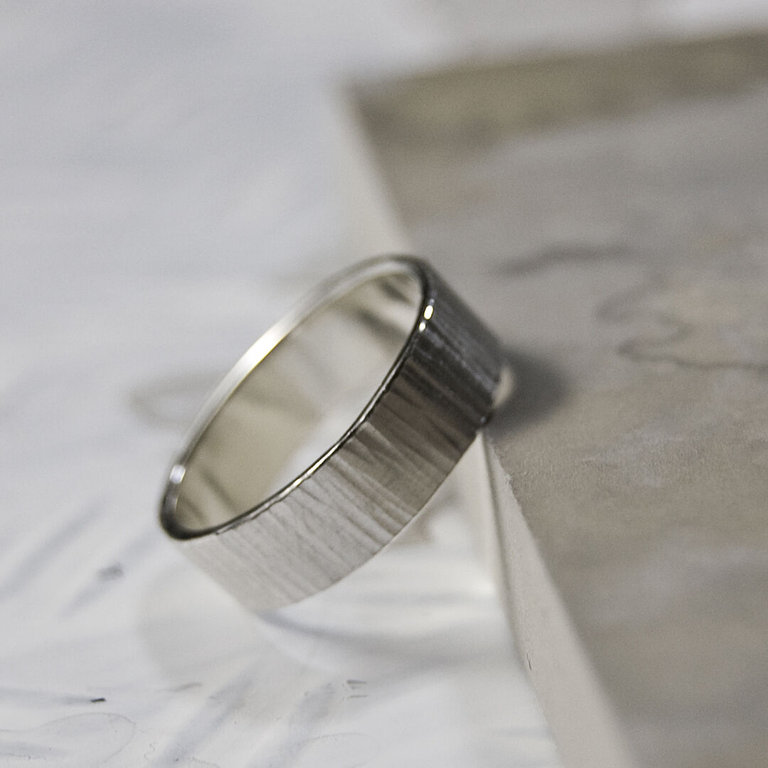 シルバーフラットリング 6.0mm幅 つや消し縦槌目 3号～27号｜WKS FLAT