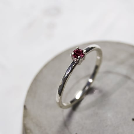 ロードライトガーネット ラウンド3mm シルバープレーンリング 1.5mm幅 槌目｜RHODOLITE GARNET RD3mm PLANE RING 1.5 sv hammer finish｜290