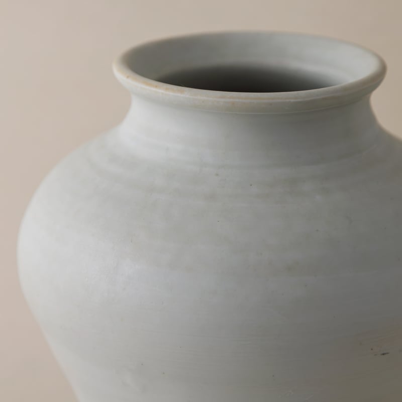 境知子 白磁花器 | STORY