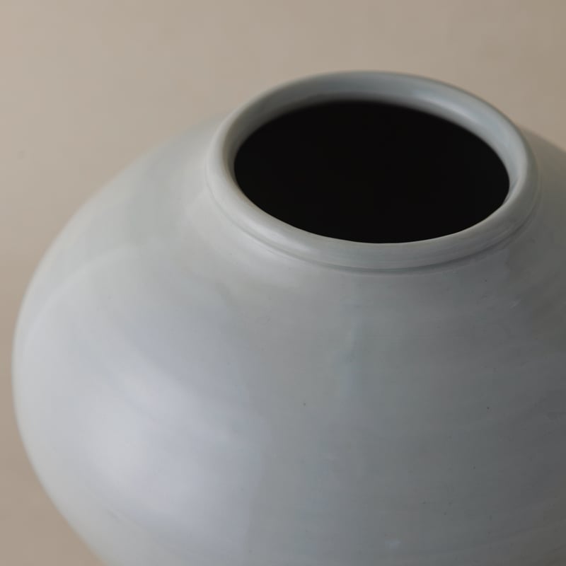 境知子 白磁花器 | STORY