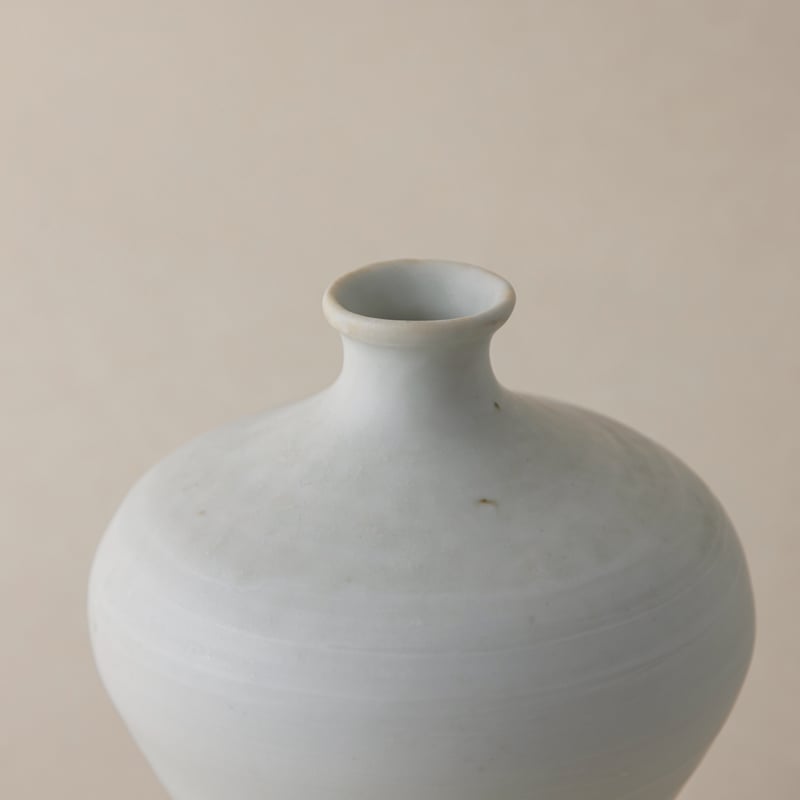 境知子 白磁花器 | STORY