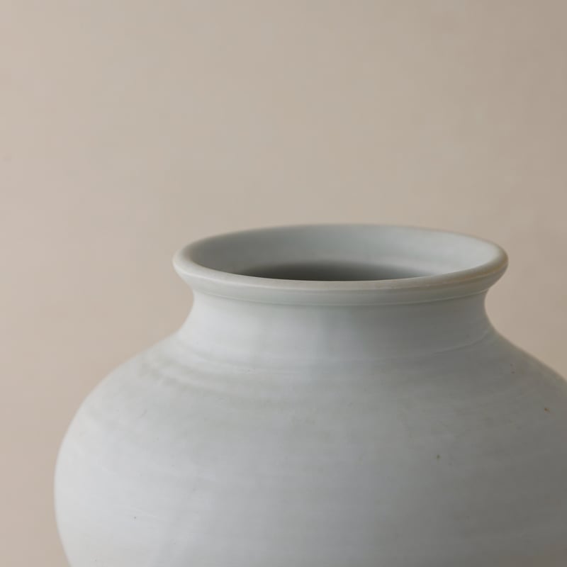 境知子 白磁花器 | STORY