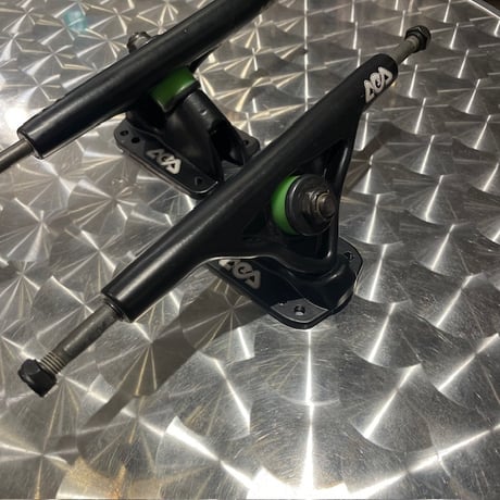 【TRUCK】カスタムTruck　 180mm 50度 【2個セット】