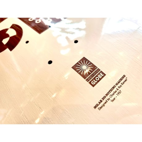 GLOBE X EAMES スケートボードデッキ 7.75インチ SILHOETTE SOLAR DO NOTHING (W:7.75 L:31.75 WB:14.0) コラボデッキ