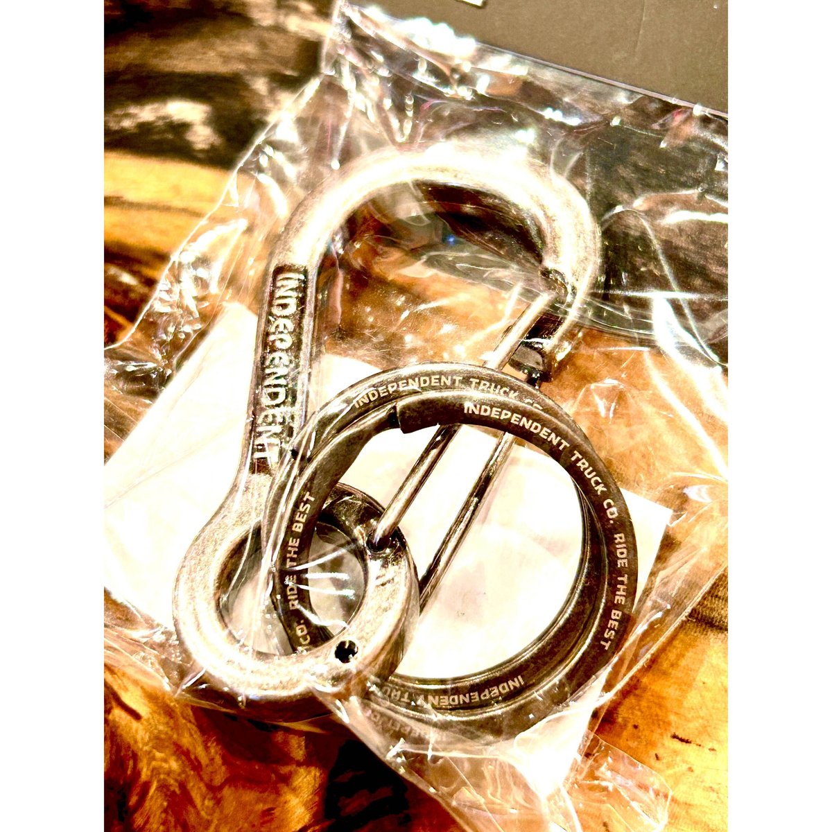 INDEPENDENT BAUHAUS KEY CHAIN CLIP | 5050 Skate