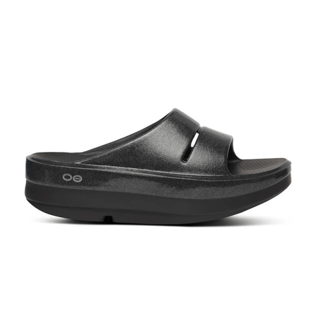 OOFOS (ウーフォス) OOmega OOahh Luxe - Black Sparkle ｰ ウーフォス ウーメガ ウーアー ラックス 厚底リカバリーサンダル