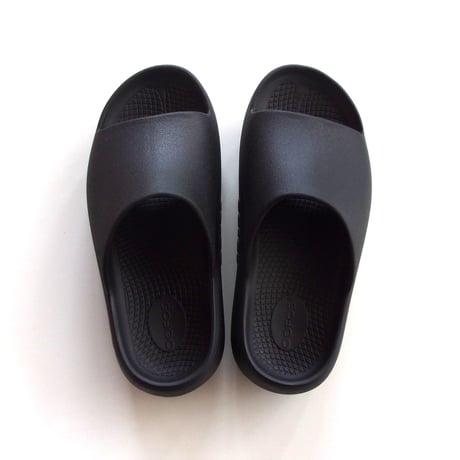 OOFOS (ウーフォス) OOahh PLUS - Black ウーフォス スライドサンダル シャワーサンダルタイプ