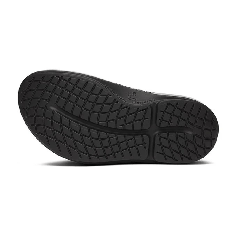ウーフォス OOmega OOahh Luxe(Black Sparkle) OOFOS (ウーフォス) OOmega OOahh Luxe - Black Sparkle