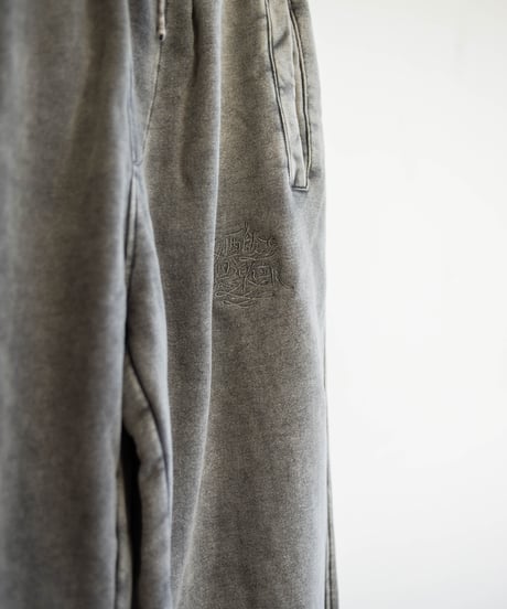 LOGO EMBROIDERED GARMENT DYED SWEAT PANTS