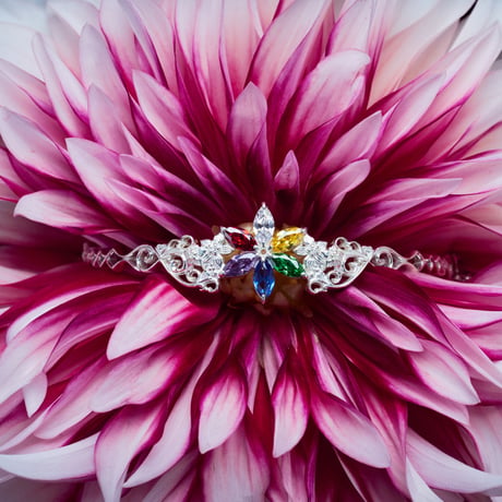 a vivid flower【White】