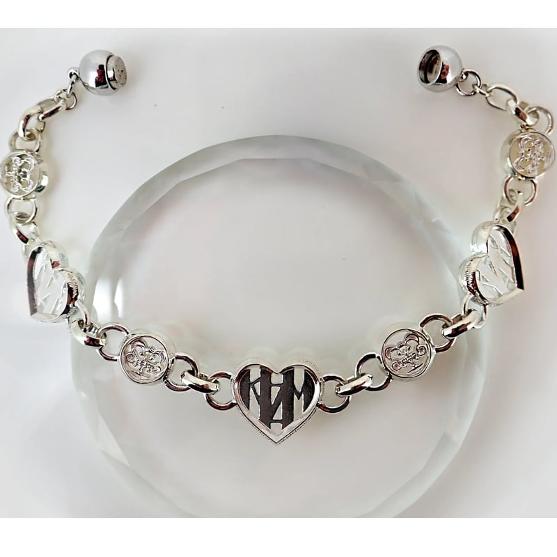 Heart Beat Bracelet【WHITE】 | Dearest CROWN