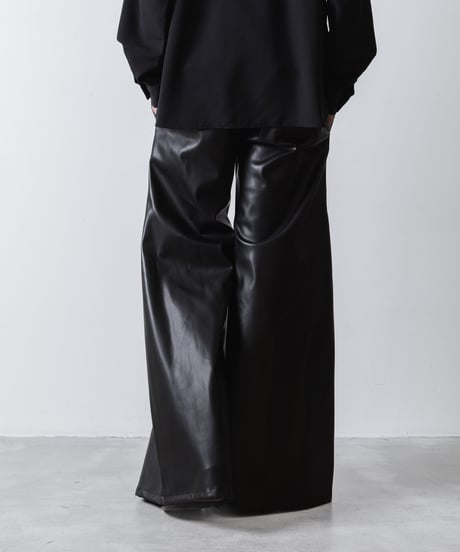 SYNTHETIC LEATHER WIDE FLAIR PANTS/BLACK