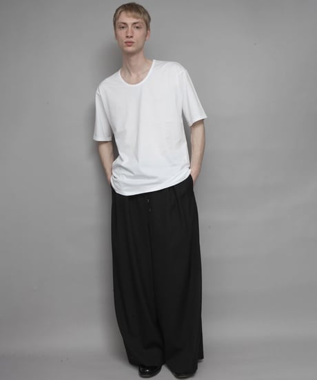 COTTON U-NECK T/WHITE