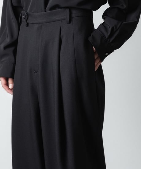 RECYCLE POLYESTER 2-TUCK TAPERED PANTS/BLACK